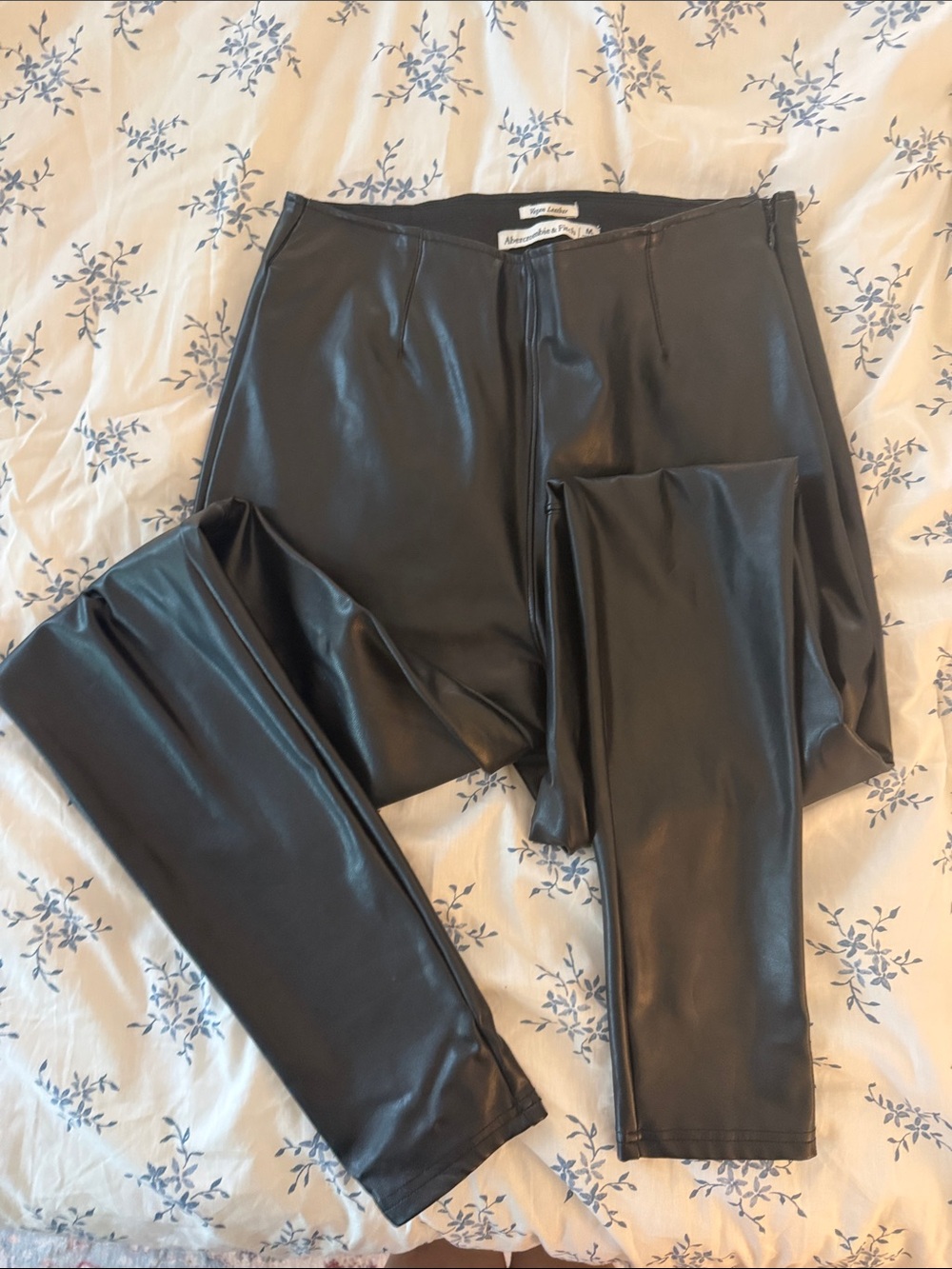 Abercrombie Vegan Leather Leggings - Black